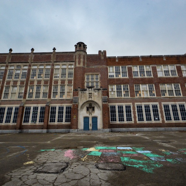 Exploring an Abandoned School in Ohio | Homeless Living Inside