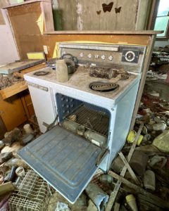 abandoned house oven