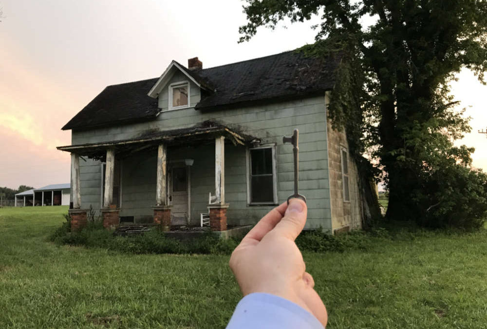 Exploring 1860s Abandoned Farm in Tennessee