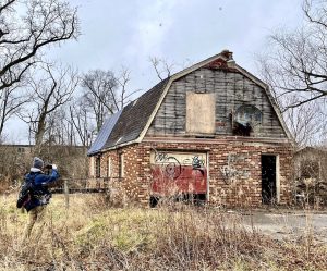 abandoned-barn