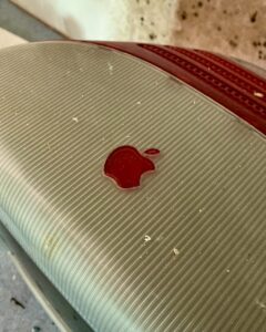 vintage-mac-all-in-one-red-computer