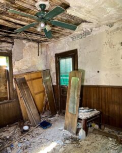 abandoned-house-victorian-back-room