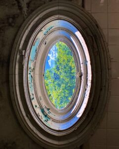 oval-victorian-window