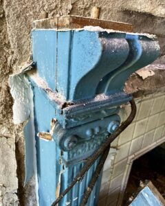 blue-woodwork-fireplace-victorian