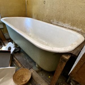 abandoned-victorian-house-clawfoot-tub