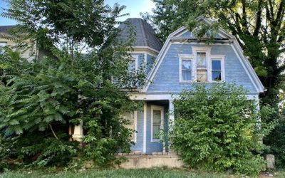 1902 Abandoned Victorian House | What happened to FOXY ROXIE?