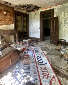 abandoned victorian mansion ron paul