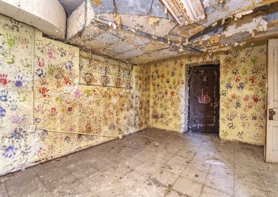 creepy-room-with-handprints-on-walls