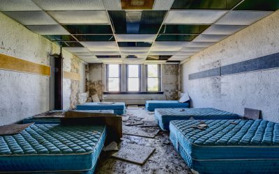 Exploring a Abandoned School in Ohio | 1915 Architecture